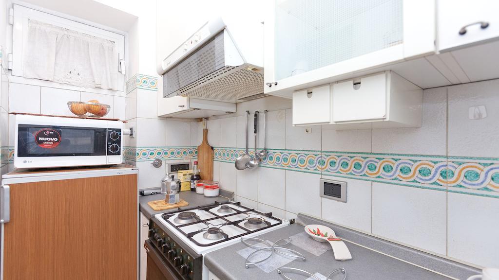 Monti Apartment روما الغرفة الصورة