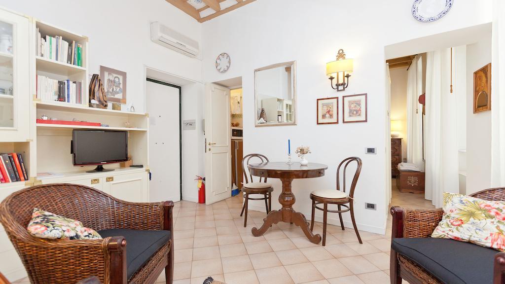 Monti Apartment روما الغرفة الصورة