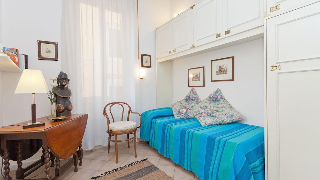 Monti Apartment روما الغرفة الصورة